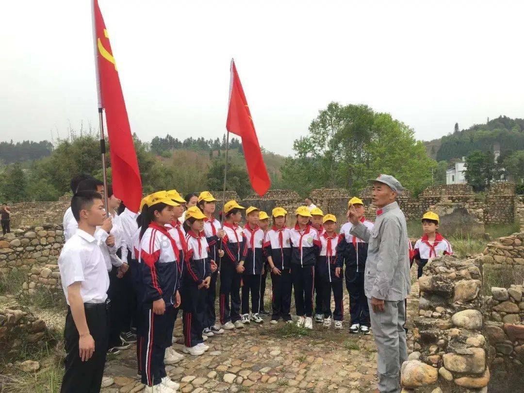 永定区全力推进屋顶 分布式光伏项目建设